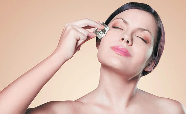 Nắn chỉnh khuôn mặt góc cạnh thiếu biểu cảm không cân đối